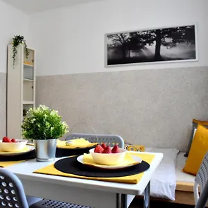 Romantic Bijou Near Old Town! Apartmán