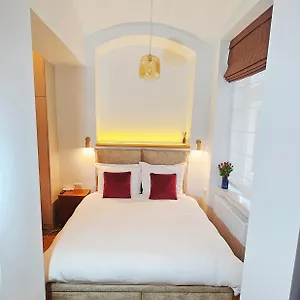 https://vintage-chic-mostowa-6.krakowhotelspoland.com